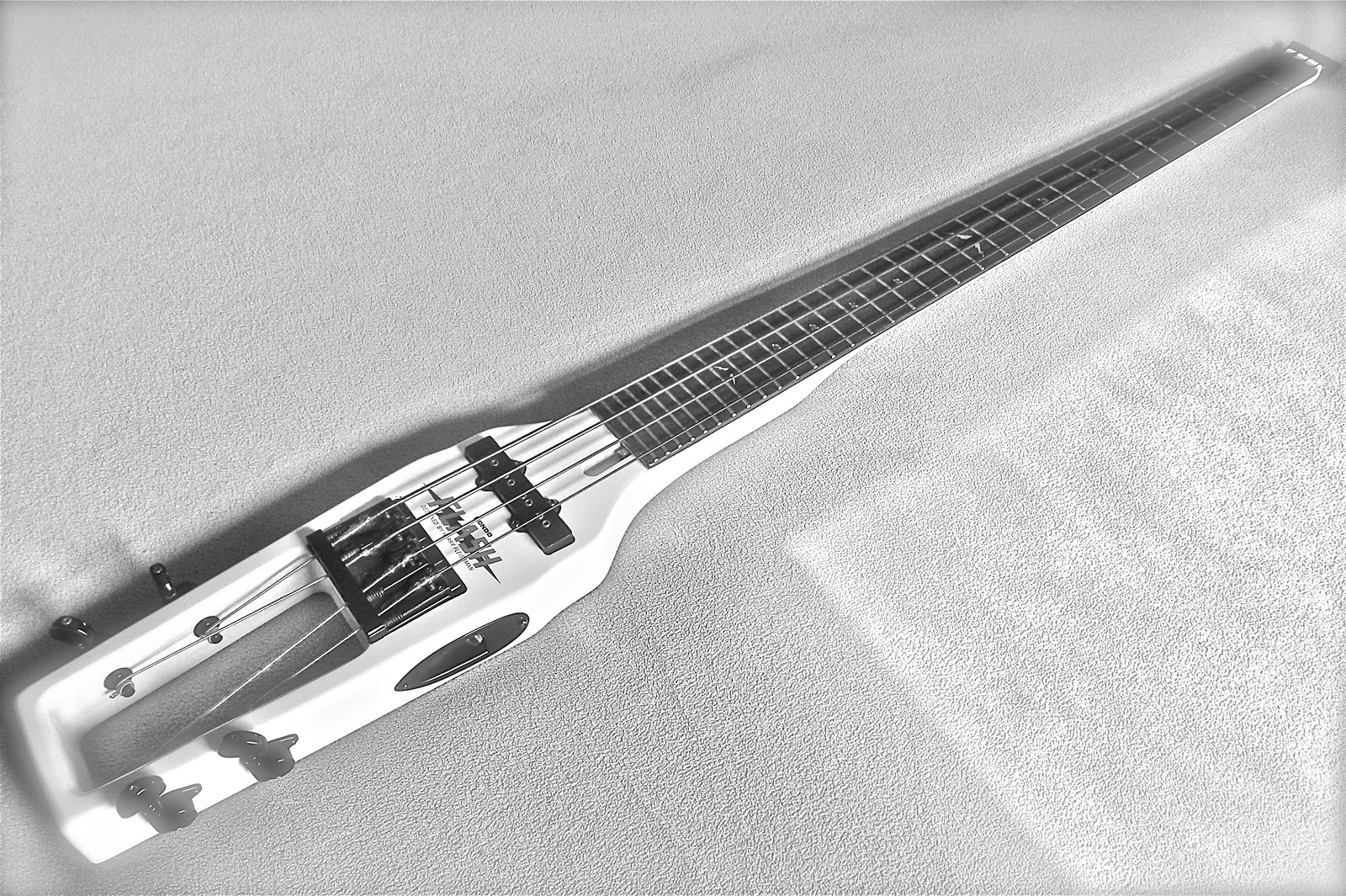 An Inaudible Hum Noise & the Tyranny of Form LOW ARCHITECTURE 9 HONDO "FLASH" BASS