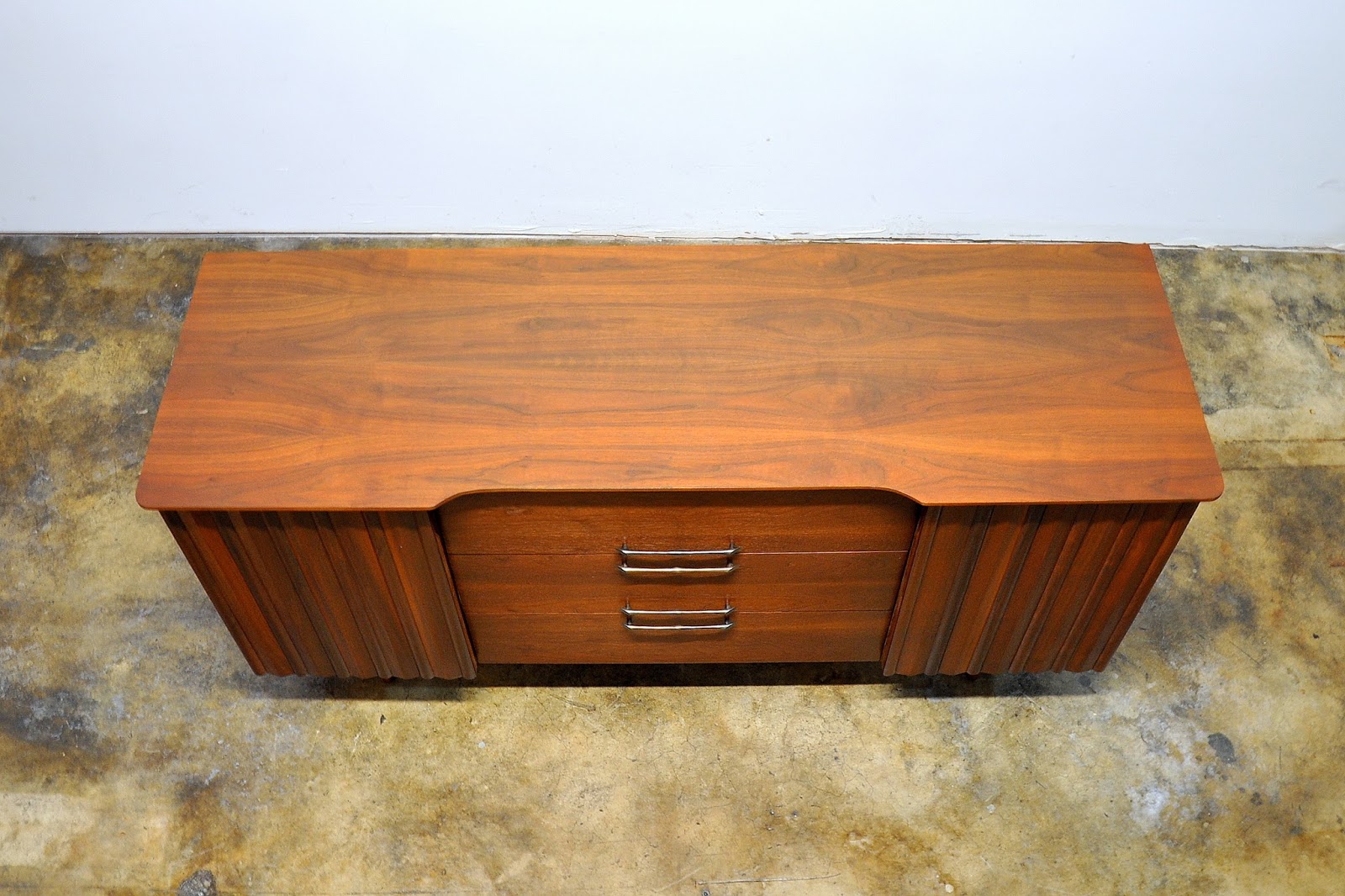 SELECT MODERN United Furniture Credenza, Bar, Media Console, Buffet or
