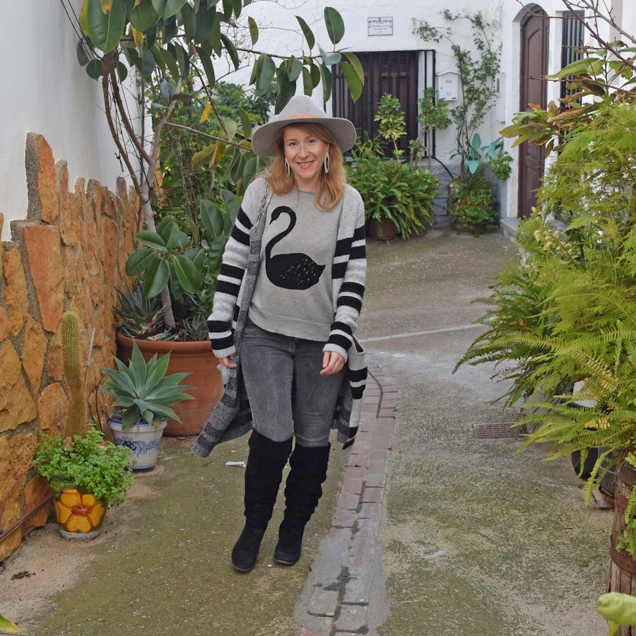 look_tonos_grises_y_sombrero