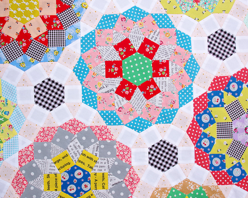 English Paper Pieced - Mandolin Quilt | Design by Tales of Cloth | Pieced by Rita Hodge © Red Pepper Quilts 2018 | #redpepperquilts #englishpaperpiecing #paperpiecing #quilt #patchwork #handmade #slowsewing