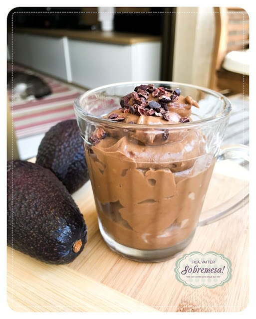 Mousse de chocolate com abacate