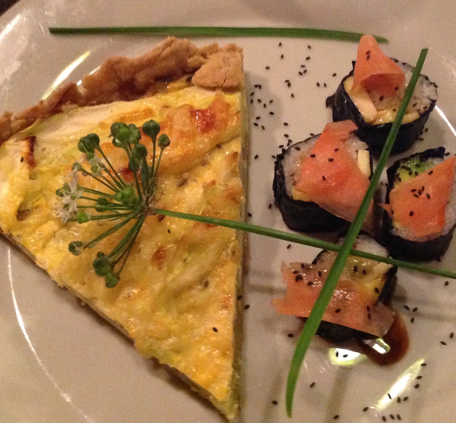 Table d'hôte-LA MAISON DES SENS-Dumbéa: Repas d'anniversaire, soirée Table d'hôte-LA MAISON DES SENS-Dumbéa: Repas d'anniversaire, soirée