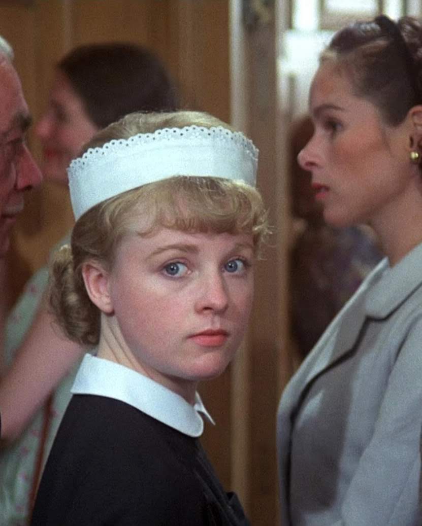 The Mirror Crack'd MOSTBEAUTIFULGIRLSCAPS