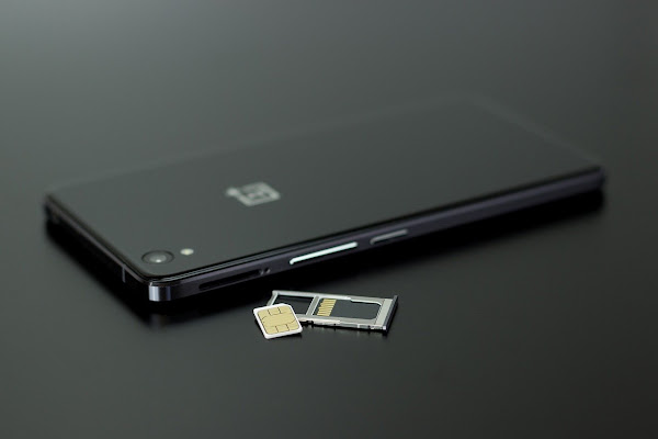 The Russian expert explained why scammers distribute free SIM cards - E Hacking News News