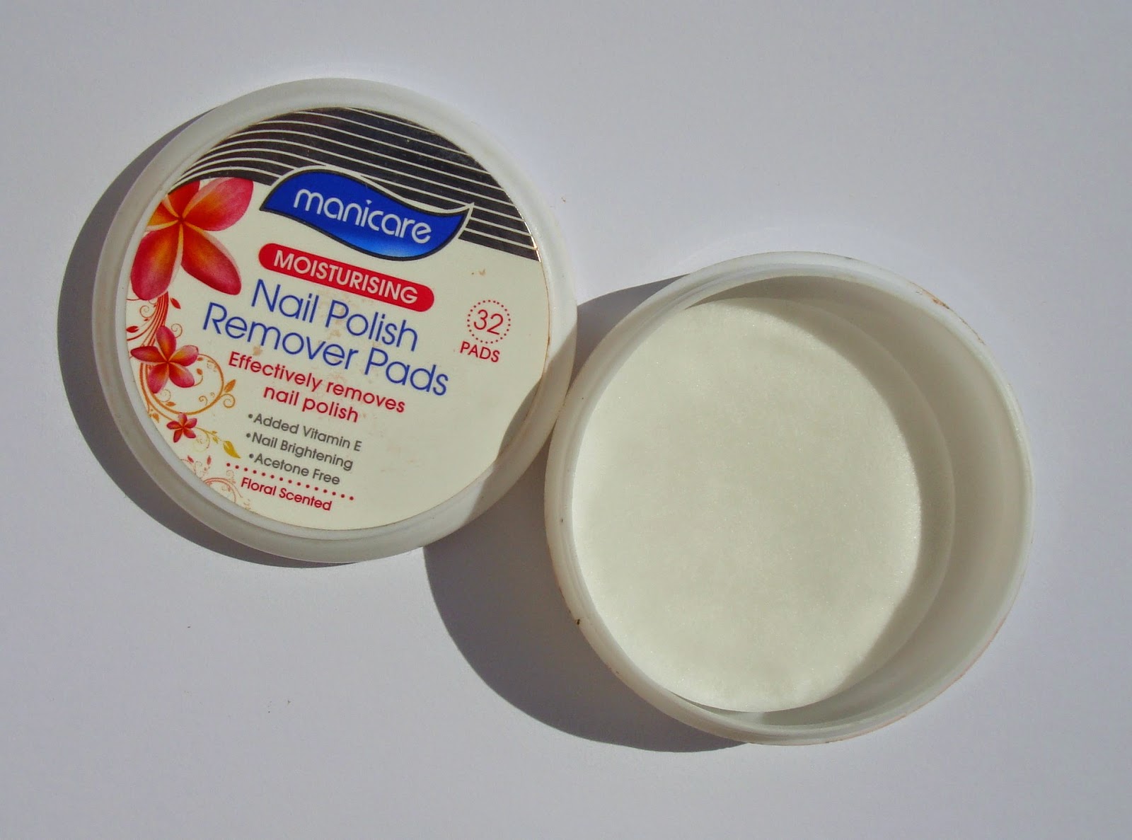 little white truths: Manicare Nail Polish Remover Pads - review
