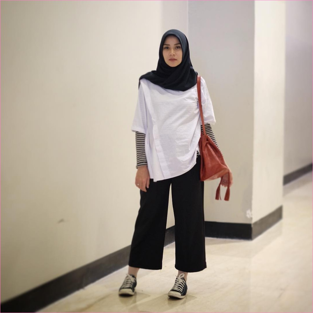 Outfit Baju  Remaja  Berhijab Ala  Selebgram 2019