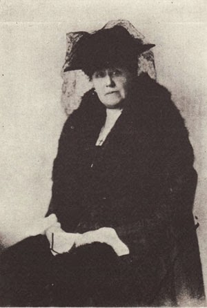 Japan and the World: Through Travelers' Eyes: Hannah Riddell