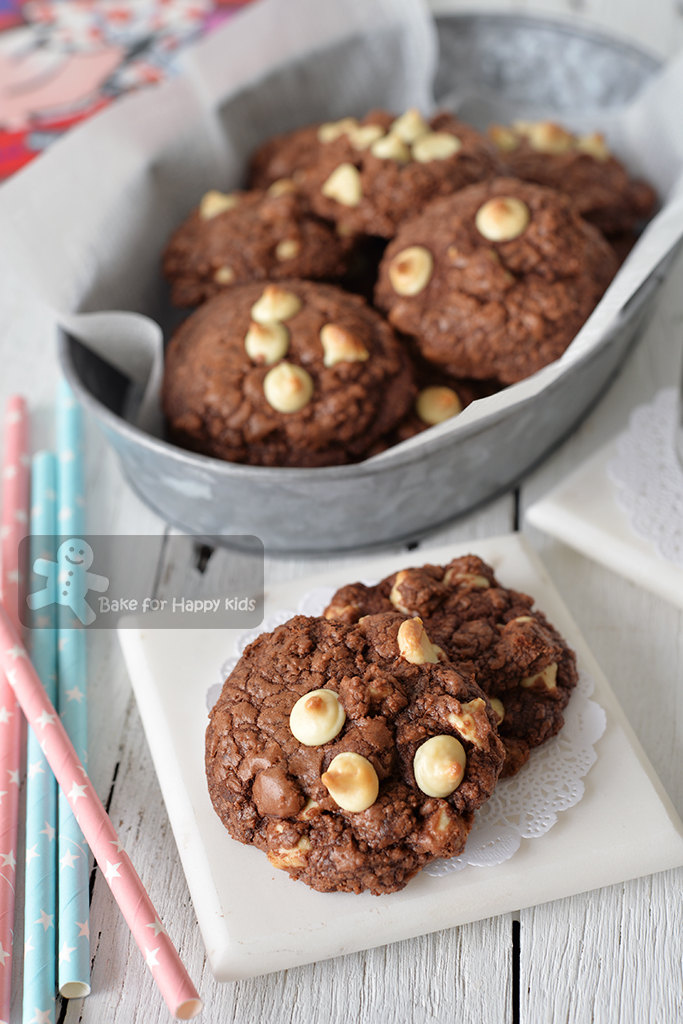 Extremely Chocolaty Fudgy Double Chocolate Fudge Cookies (Anneka