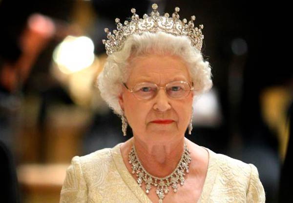 هل-تعلم-كم-تبلغ-ثروة-الملكة-'إليزابيث-الثانية'-في-عام-2020.؟