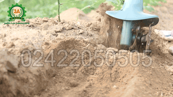 Máy xới đất 3A1401 đang hoạt động