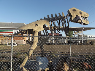 dinosaur sculpture