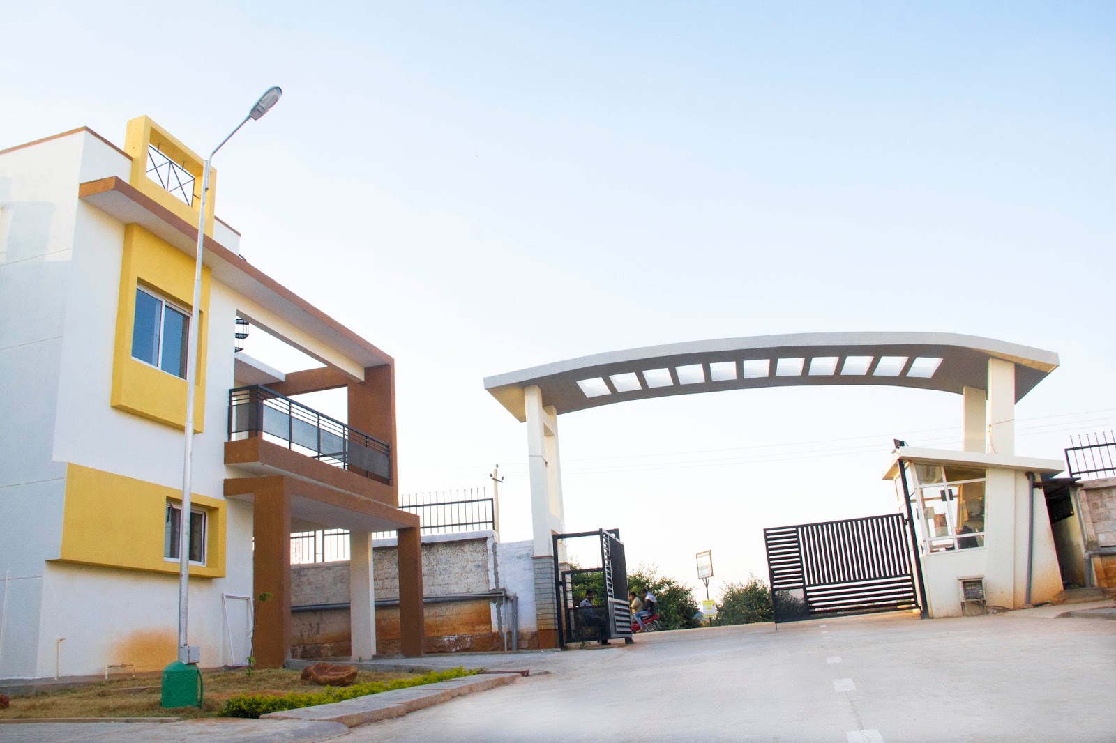 PeninsuLa LuXurY VillaS & ApartmentS at SarJapuR, Bangalore Peninsula