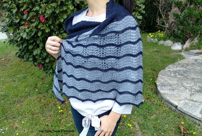 Con hilos, lanas y botones: Good Vibes Shawl