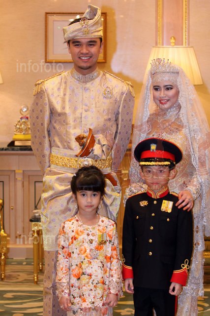 Majlis Istiadat Perkahwinan Anakanda Puteri Sultan Brunei Gambar Family