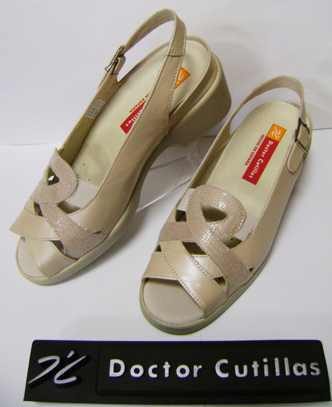 Sandalias ortopédicas clásicas y ligeras