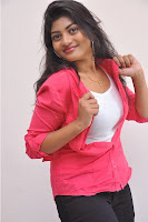sowmya_latest_photos_in_galata_audio_lau