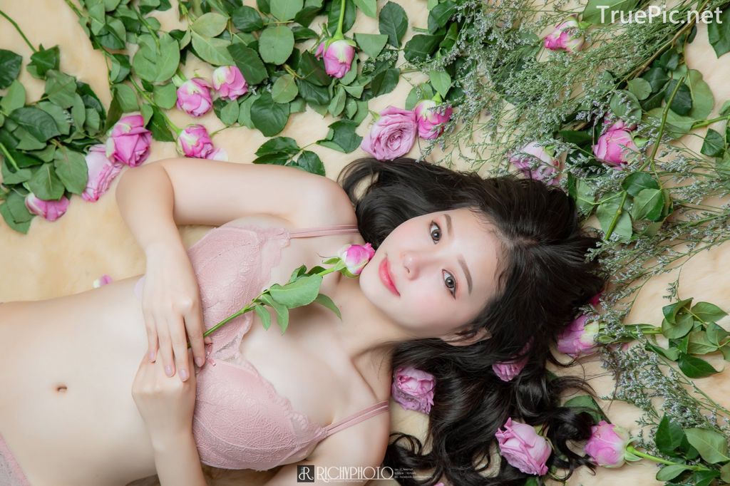 Image-Thailand-Cute-Model-Tuktick-Ponthip-Tantisuwanna-Girl-On-Flower-TruePic.net- Picture-28