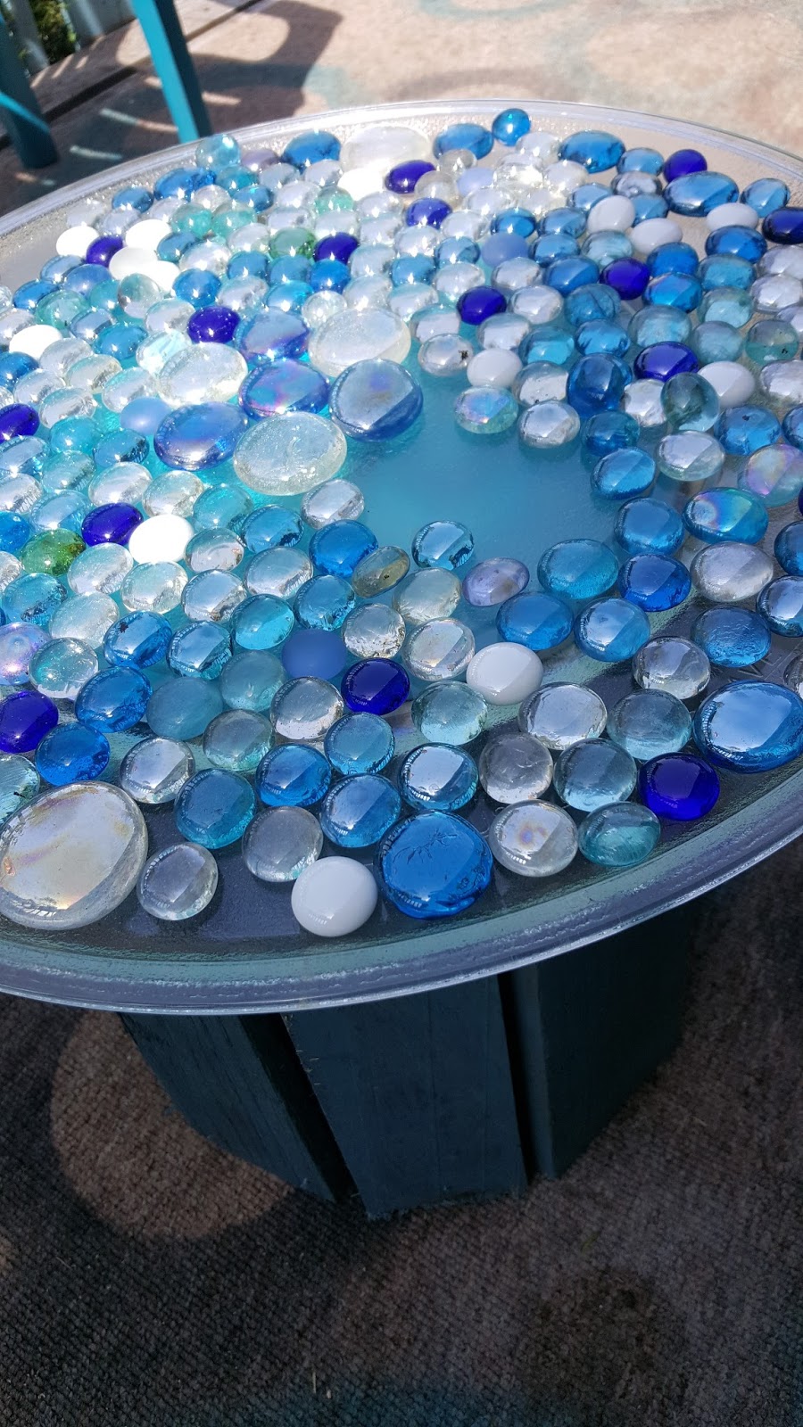 Make The Best of Things Five Gallon Blingy Bucket Table DIY