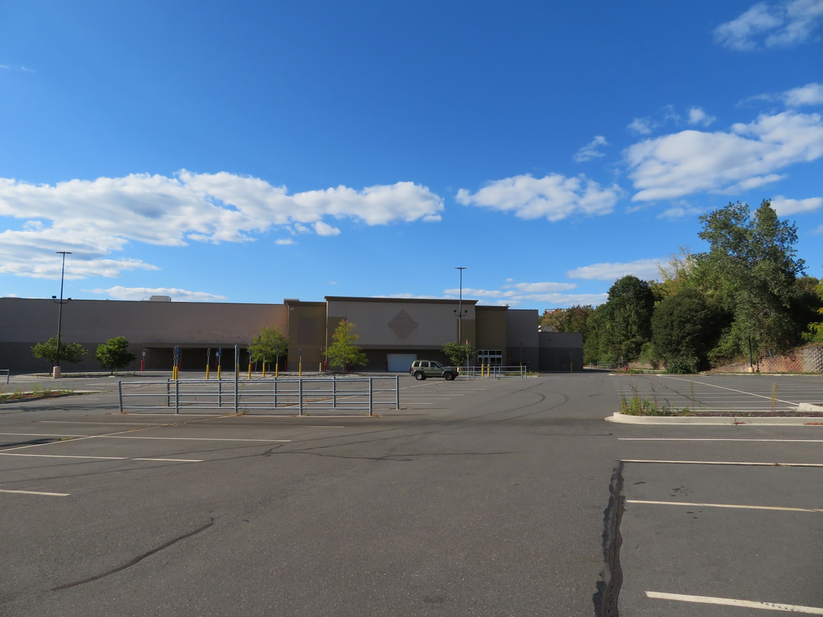 Retail on the Thames Exploring Retail of Eastern Connecticut