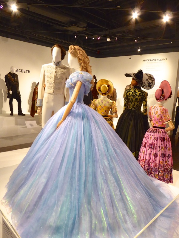 Hollywood Movie Costumes and Props: Oscar-nominated Cinderella Royal ...