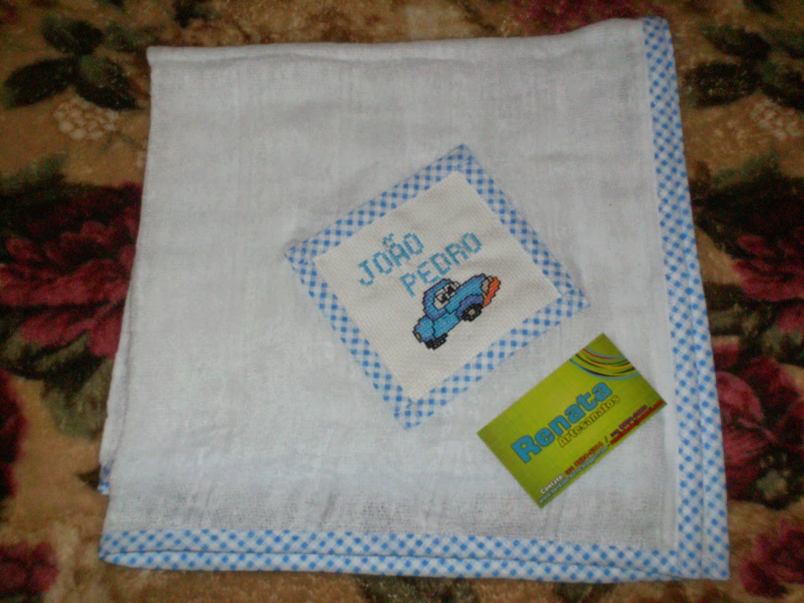 RENATA ARTESANATOS: Fralda do João Pedro em ponto cruz
