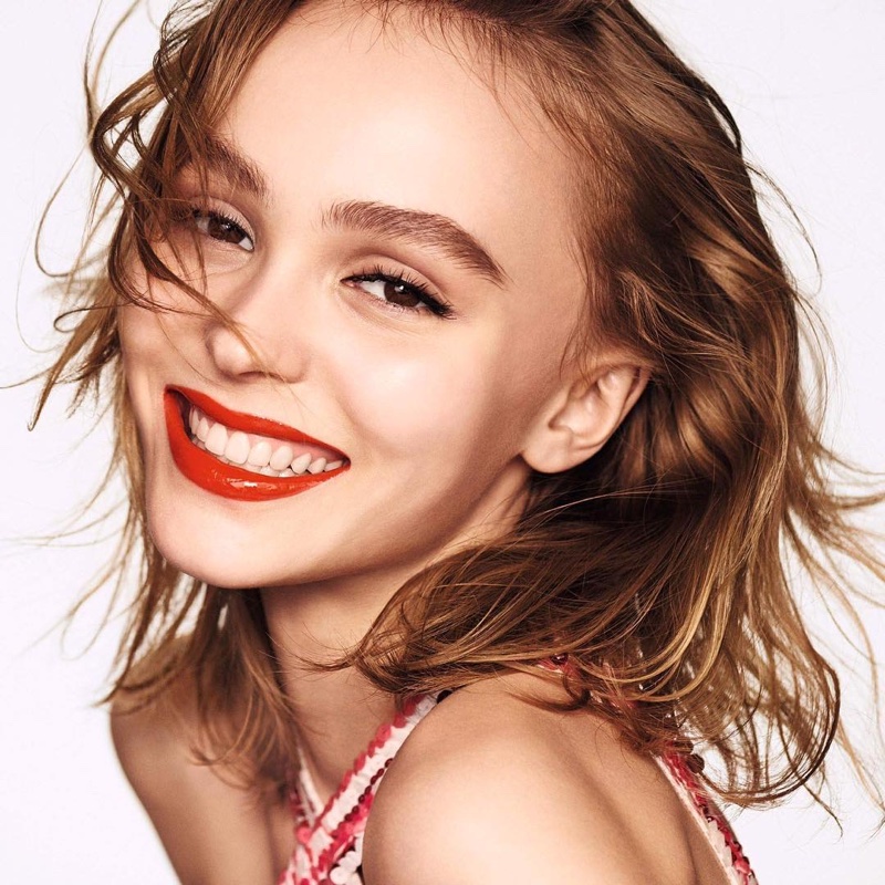 LILY-ROSE DEPP TURNS UP THE SHINE FACTOR IN CHANEL MAKEUP CAMPAIGN ~ F7view