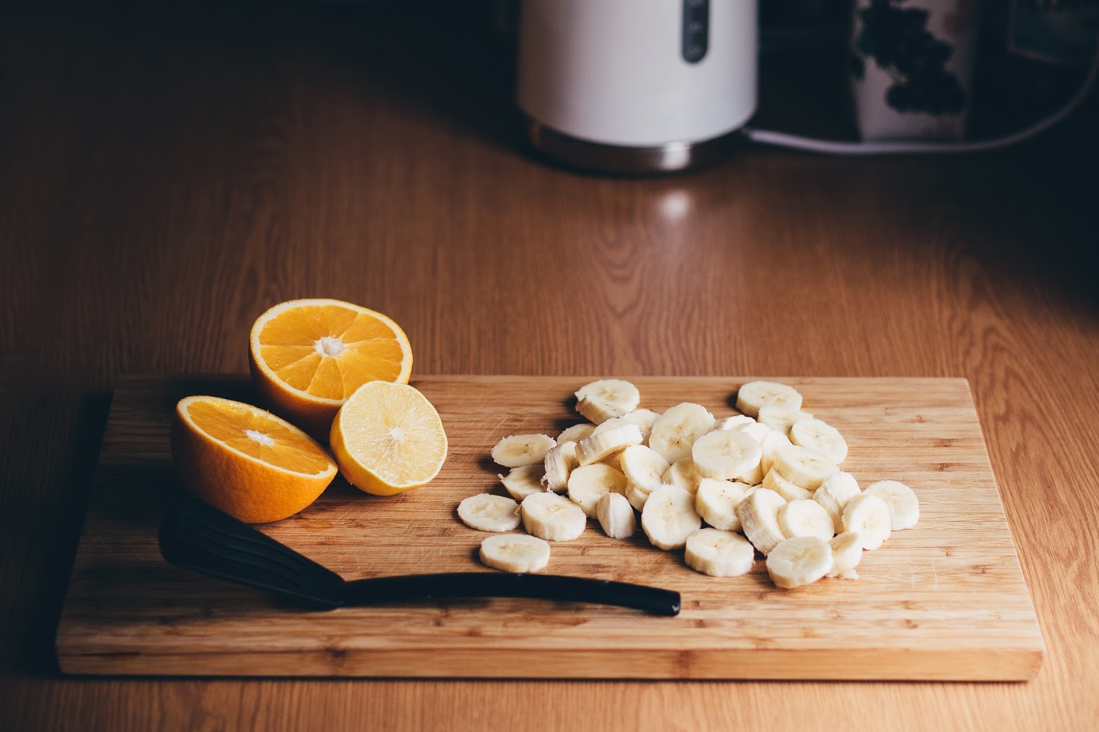 Banana and oranges representing healthy eating 