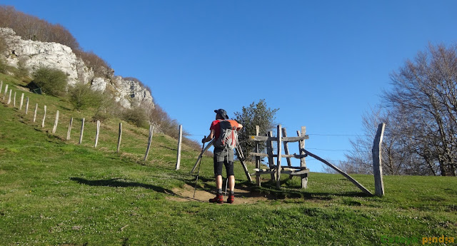 Ruta circular al pico Aitxuri o Aitzgurri, techo de Guipúzcoa en el País Vasco