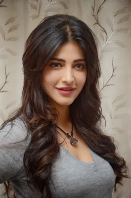 shruthi-hassan-at-yevadu-press-meet-stil