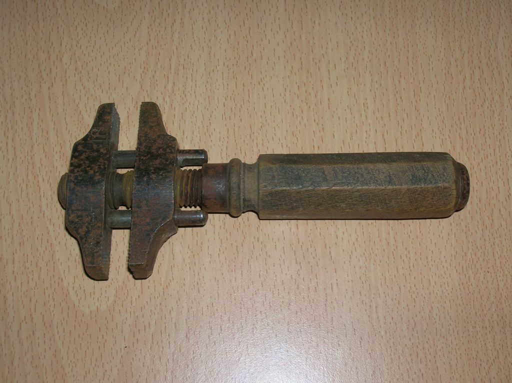 DICOVISUEL Clé à molette anglaise, modèle ancien de 16 cm