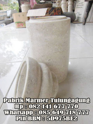 Tempat Abu Jenazah Pengrajin Marmer yang di Produksi oleh Tulungagung