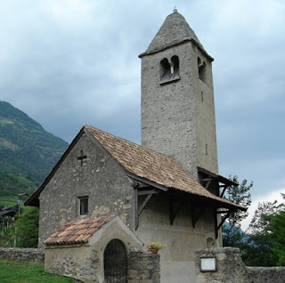 St. Prokulus Kirche in Naturns - In der Nähe des Radwegs St. Prokulus Kirche in Naturns - In der Nähe des Radwegs