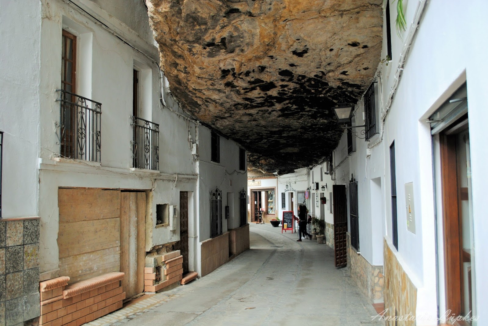 Сетениль де лас бодегас город в испании