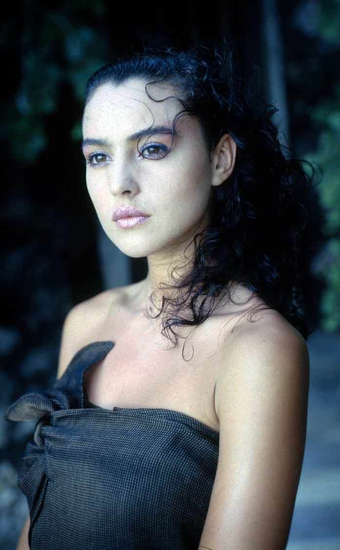Monica Bellucci: "Beauty is eating well, laughing a lot and making love
