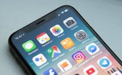 Old iPhone Users Warned to Update iOS