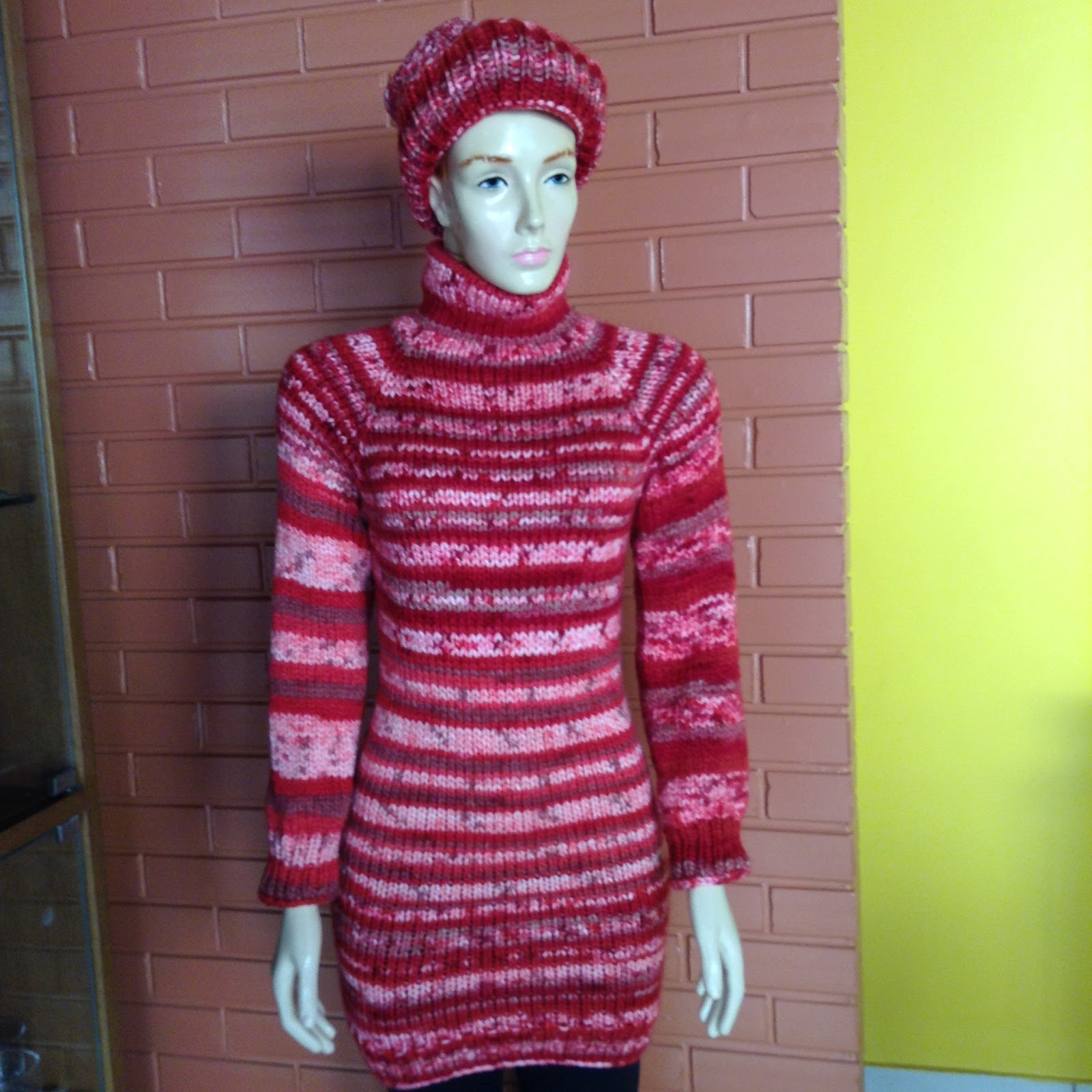 ARTESANATOS NASIDY: Crochetando Horizontes: Blusão Sobre Legging de Tricô Sem Costura