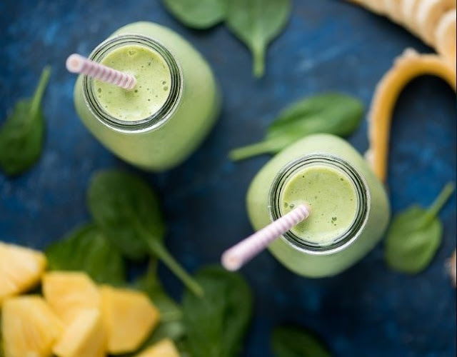 Kiwi Pineapple Spinach Smoothie #drinks #smoothies