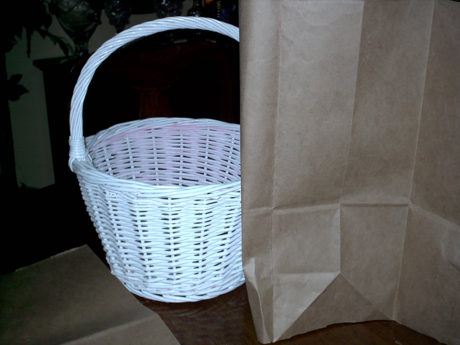 Mama Bear At Work How to make a fabric basket liner.