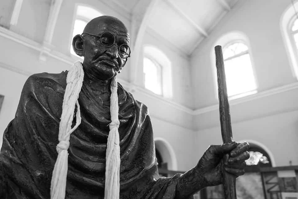 Von der Wahrheit und der Politik Gandhi 1