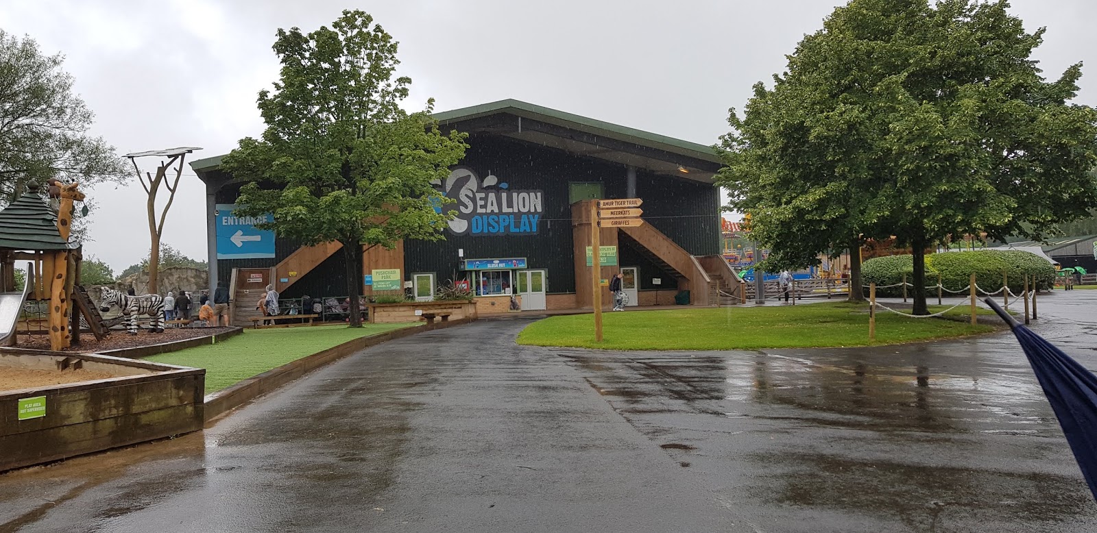 knowsley safari park stay over