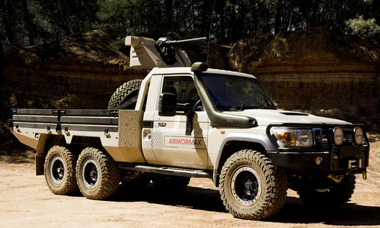 Armormax, société basée à Johannesburg lance officiellement son nouveau véhicule polyvalent 6×6 TAC-6, initialement développé pour les forces spéciales françaises ...