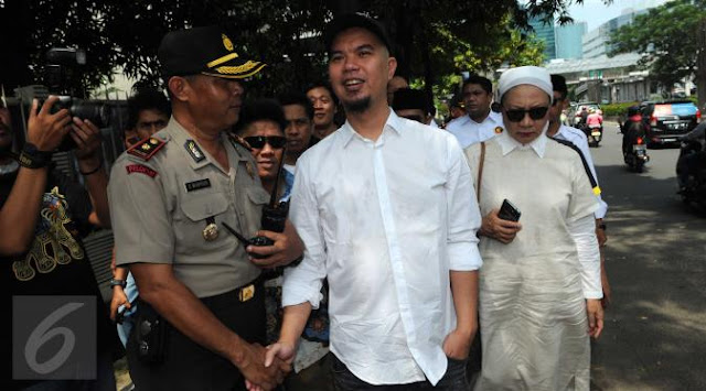 Hina Jokowi, Ahmad Dhani Dilaporkan Ke Polda Hina Jokowi, Ahmad Dhani Dilaporkan Ke Polda