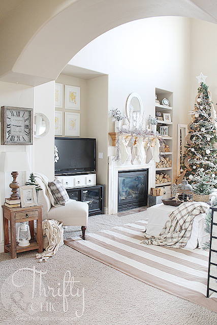 Christmas farmhouse and cottage decor and decorating ideas for the living room. Christmas living room tour fixer upper style