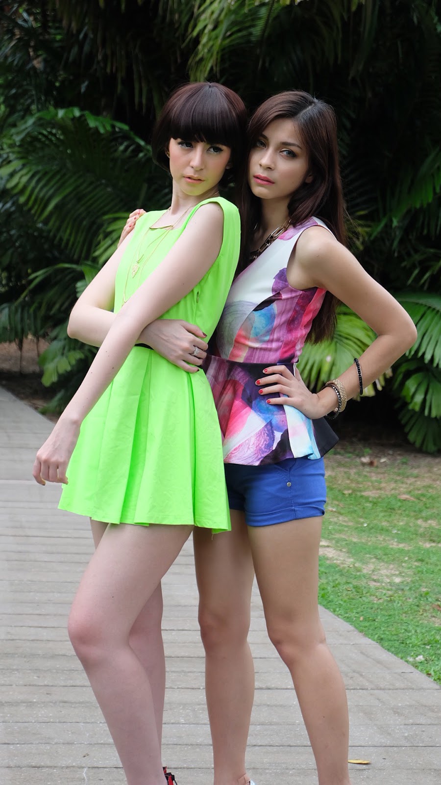 Wallpaper HD Presenter Seksi Sandra Olga cewek manis Naomi Lee Amoy