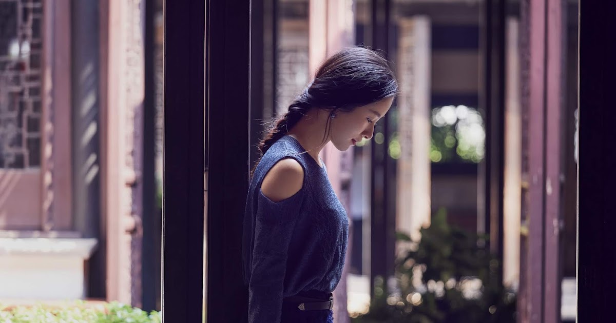 China Entertainment News: Actress Jiang Yiyan poses for photo shoot