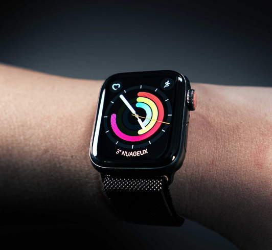 سعر ومواصفات ساعة Apple Watch SE