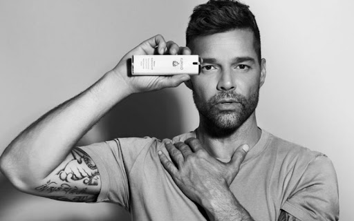 Ricky Martin se convierte en la cara de cosméticos Kumiko