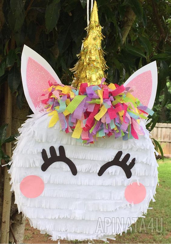 Aprende cómo hacer una piñata de unicornio con cartón reciclado