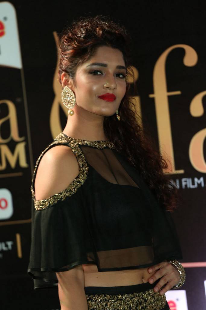 Hot Model Ritika Singh Stills At IIFA Awards In Black Dress.