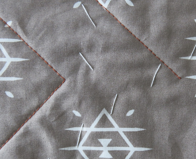 Luna Lovequilts - Tutorial - Hiding quilting thread ends